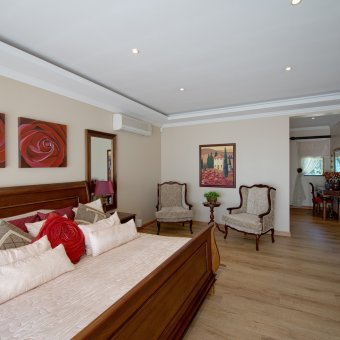 Oakwood Manor